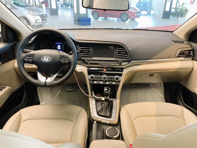 Nội thất Hyundai Elantra 2021