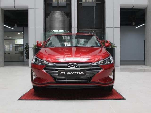 Bán Hyundai Elantra 20AT 2017