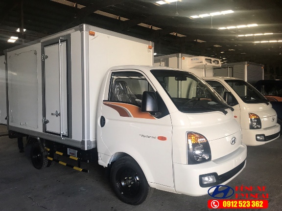 Hyundai New Porter 150 thùng kín Composite