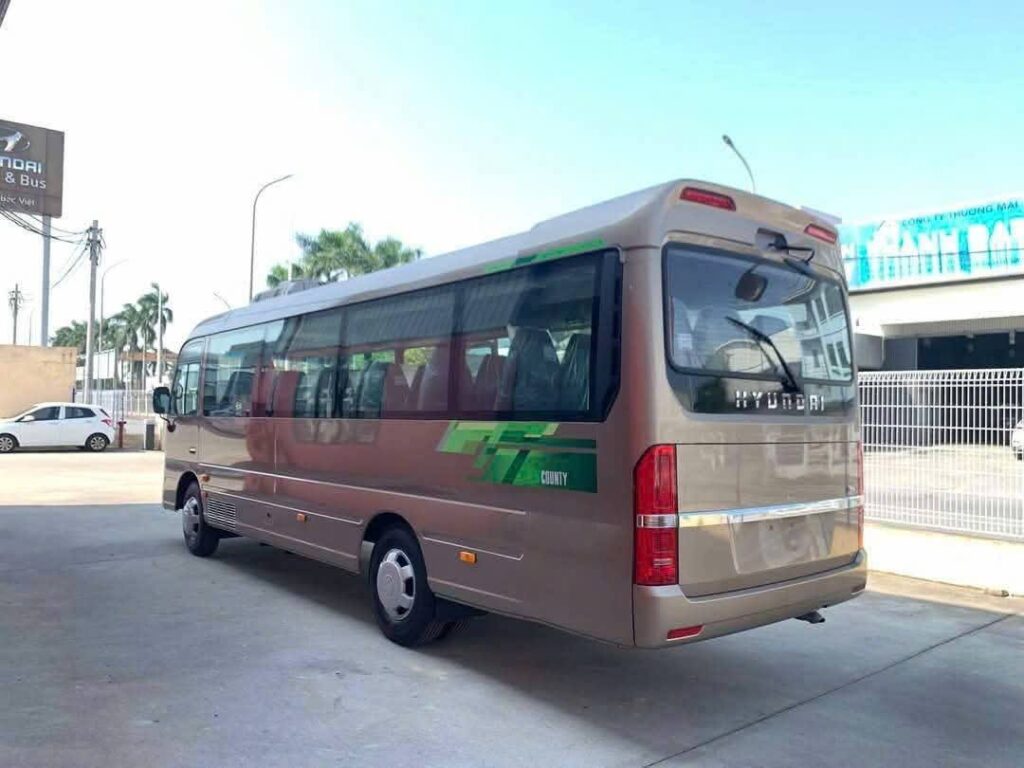 Đuôi xe Hyundai County