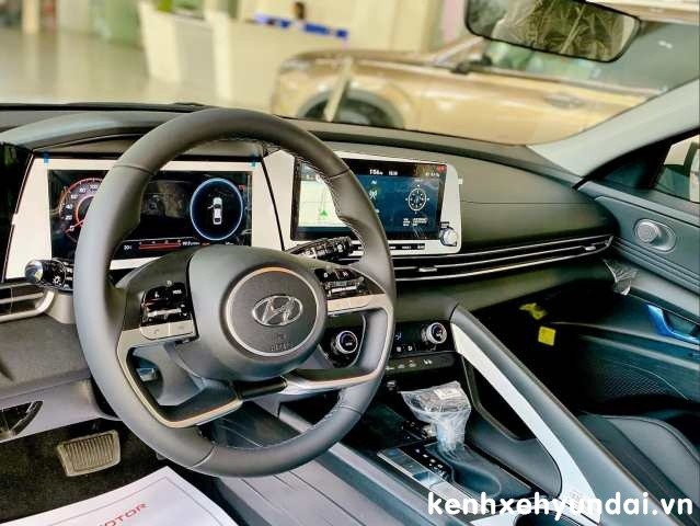 Vô lăng Hyundai Elantra 2022